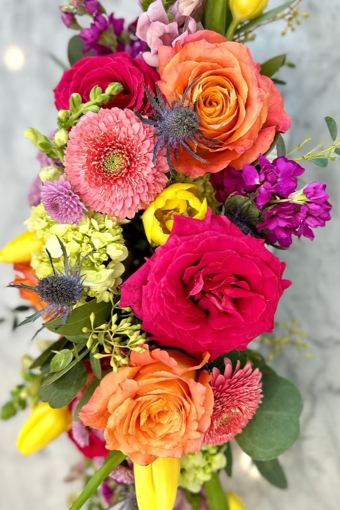 tulips-roses-hydrangea-stock-low-floral-table-centerpiece-closeup