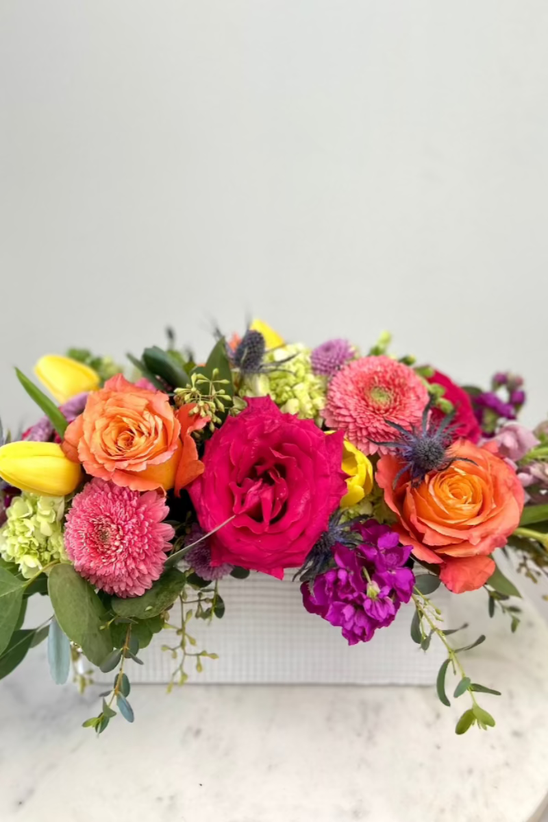 tulips-roses-hydrangea-stock-low-floral-table-centerpiece