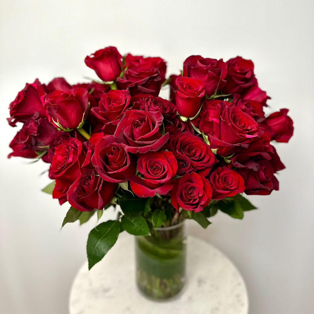 red-pink-yellow-white-roses-vase-delivery