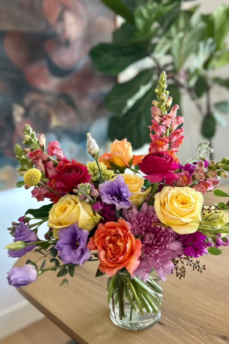 valentines-day-bouquet-on-table-bright-colors