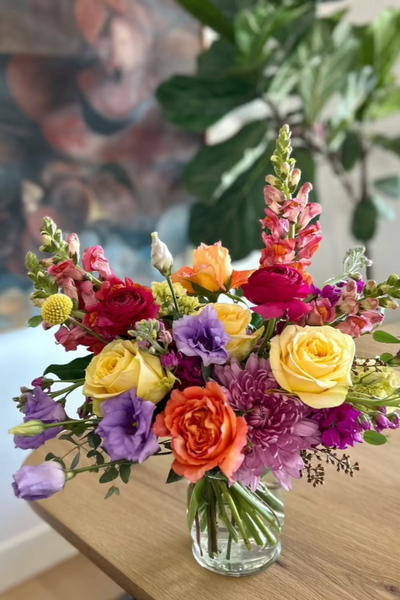 valentines-day-bouquet-on-table-bright-colors