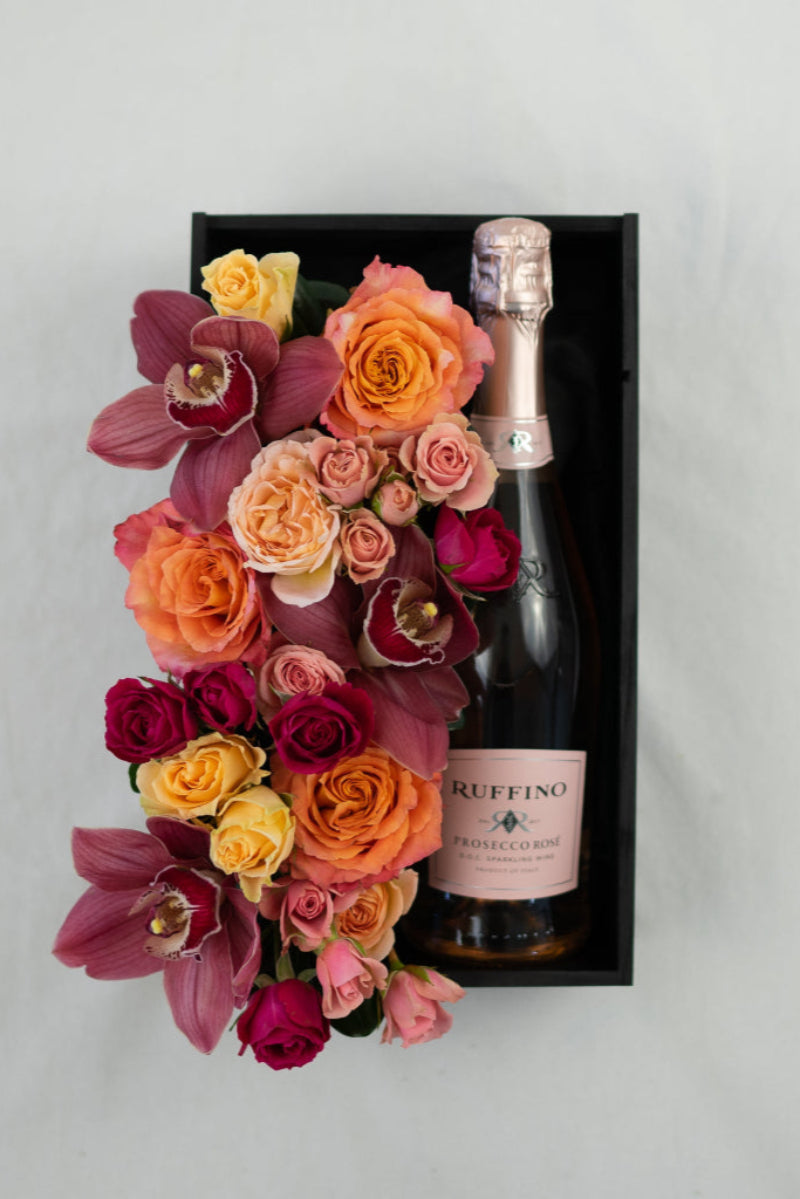 roses-orchids-sparkling-prosecco-pink-gift